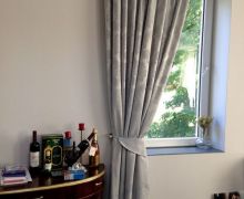 Деликатна завеса с флорални мотиви