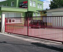 Плъзгаща гаражна врата за индустрията