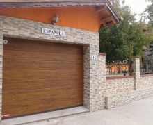 Секционна гаражна врата за дома